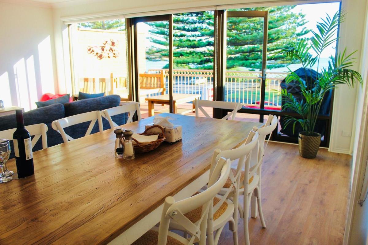 Vista Victor Harbor Beachfront Apartment No 4 - Housity