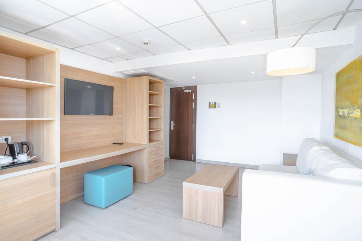 Cama o camas de una habitación en Bahía de Alcudia Hotel & Spa