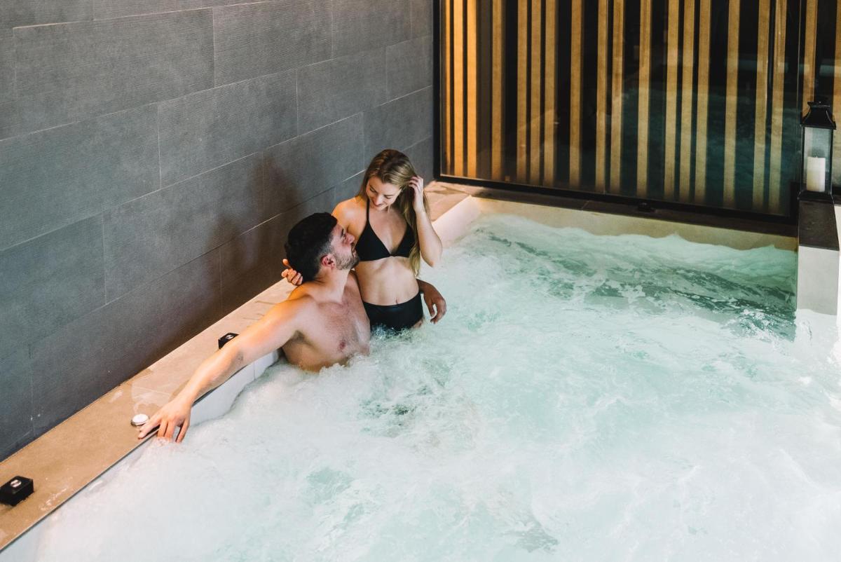 Clientes alojados en Neptuno Hotel & SPA 4 Sup