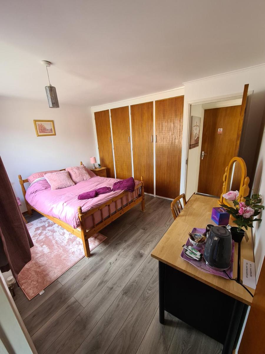 Pink Room Double en suite - Cambridgeshire - Housity