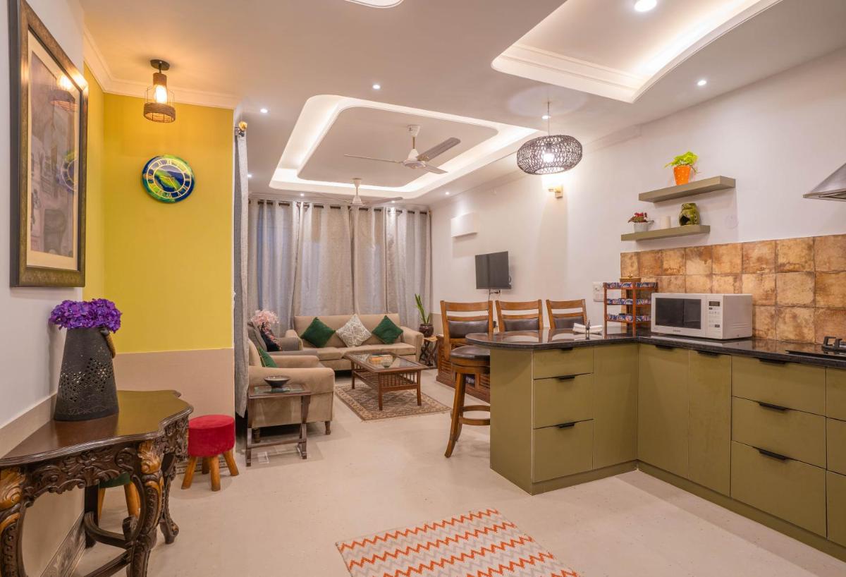 Hostie TJH - Cute Mini 2BHK apt, Saket, near Max Hospital - Housity