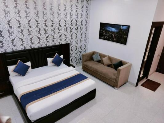 HOTEL OM, Betul - Housity