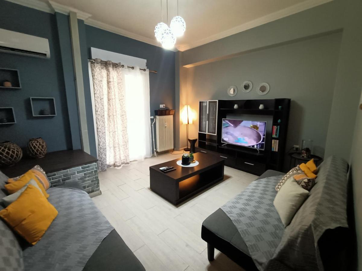 Couple's Escape - Housity