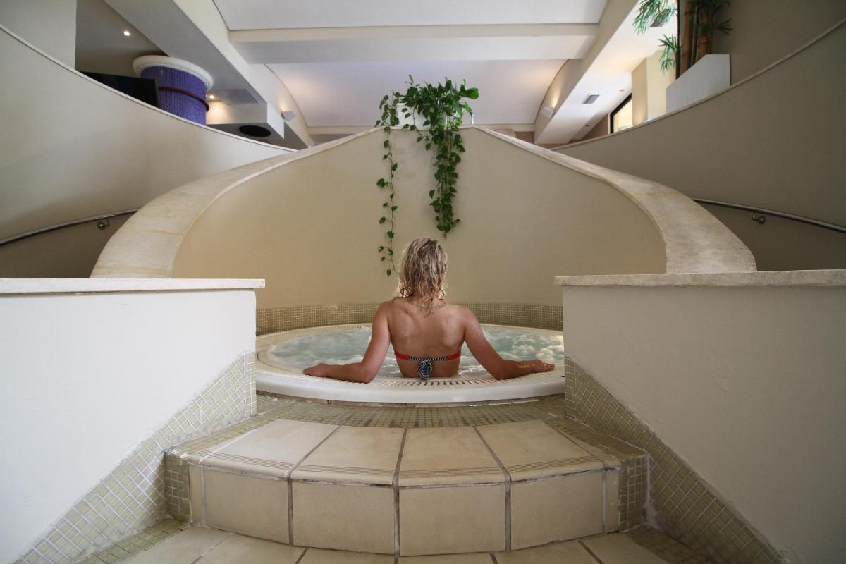 Corinthia St George's Bay - Housity