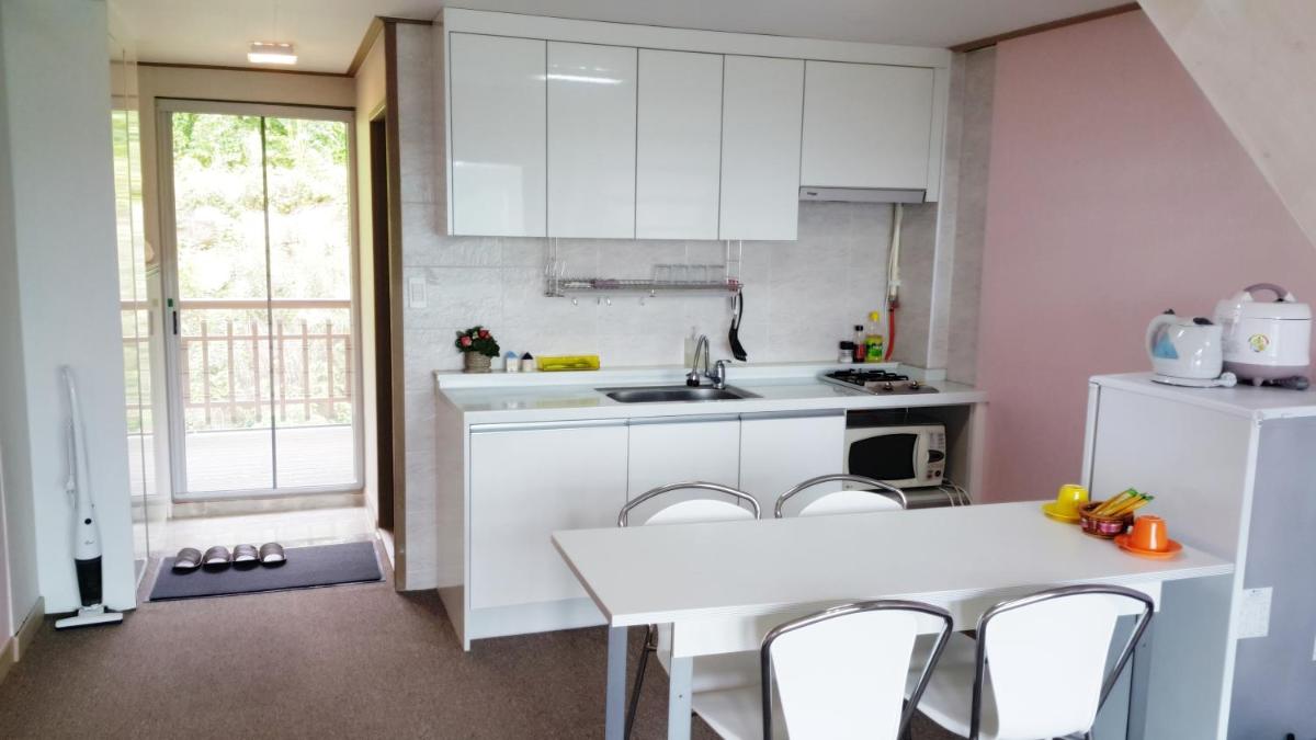 Dreaming Forest Pension Seogwipo - Housity