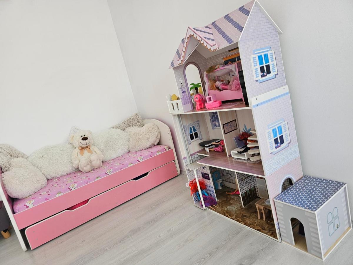 Family Vila Oravita - Housity