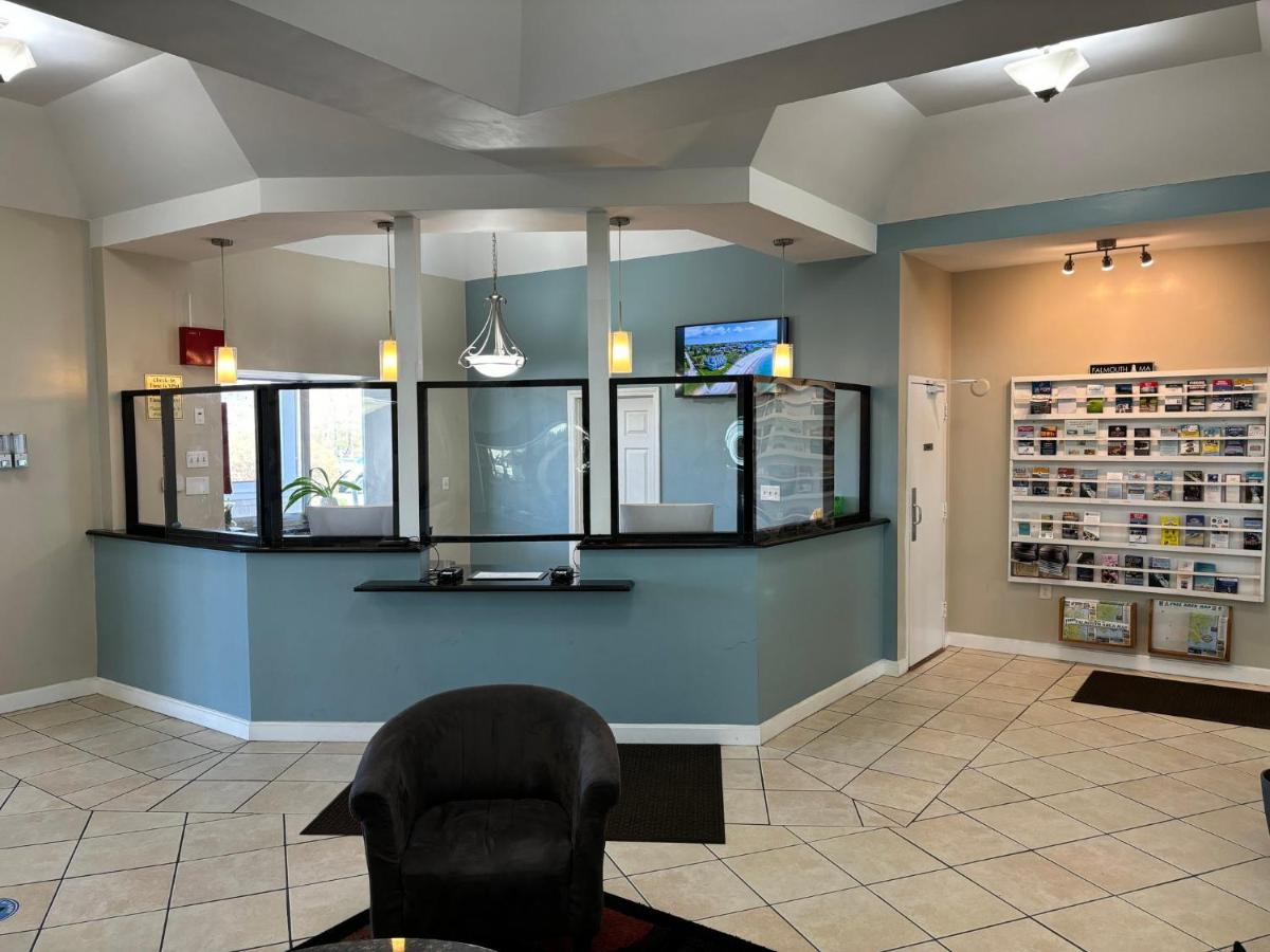 Admiralty Inn & Suites - a Red Collection Hotel - Housity