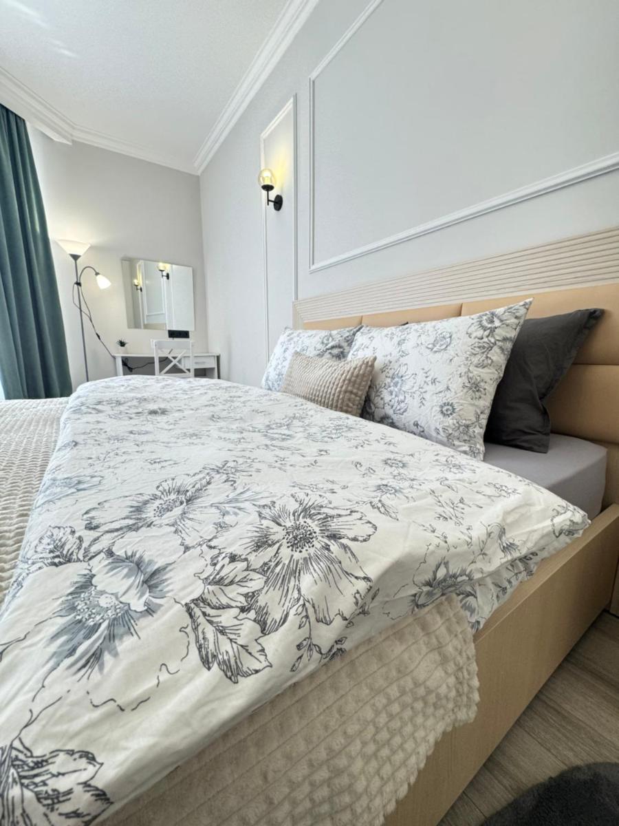 Two Bedroom Apartment In the Center, with Parking, address Avram Iancu 32 - Housity