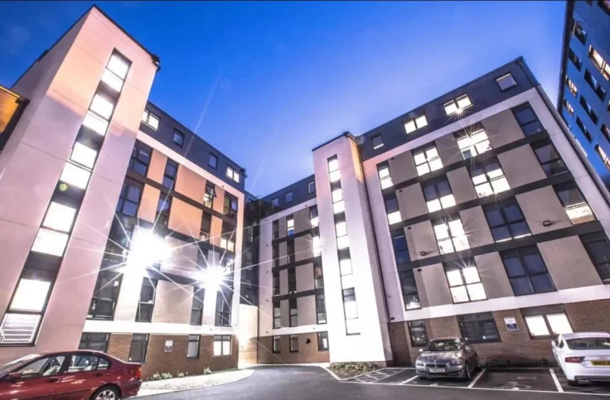 Bright and Modern Studios and Apartments at Manor Park Court Coventry - Housity