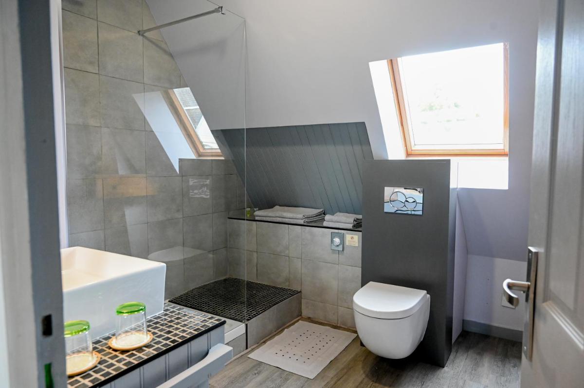 La Fontaine Dort - Housity