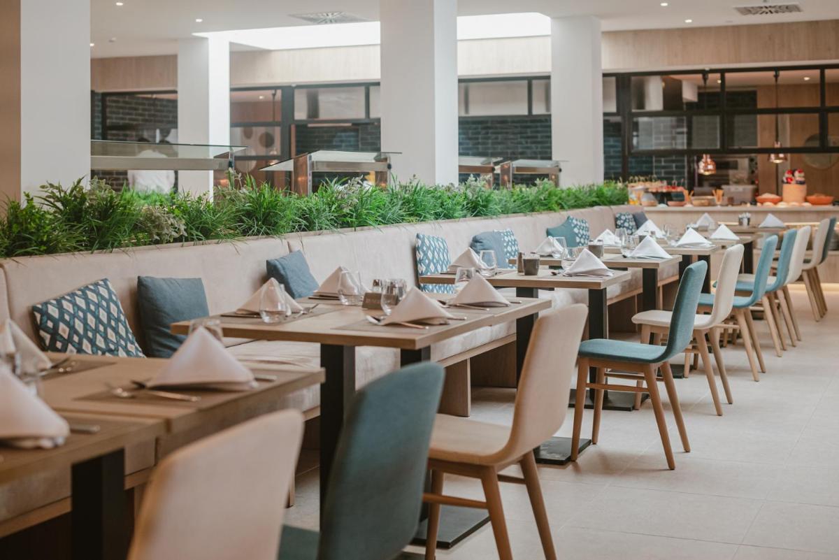 Zona de estar de Parque Nereida Suites Hotel