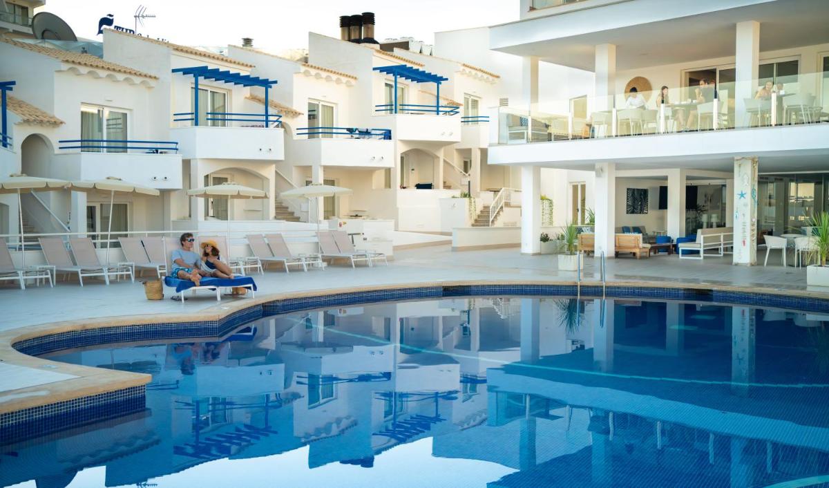 Piscina en o cerca de Parque Nereida Suites Hotel