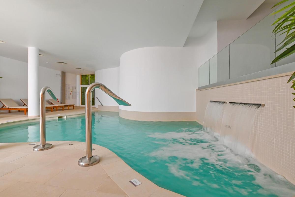 Piscina en o cerca de Parque Nereida Suites Hotel