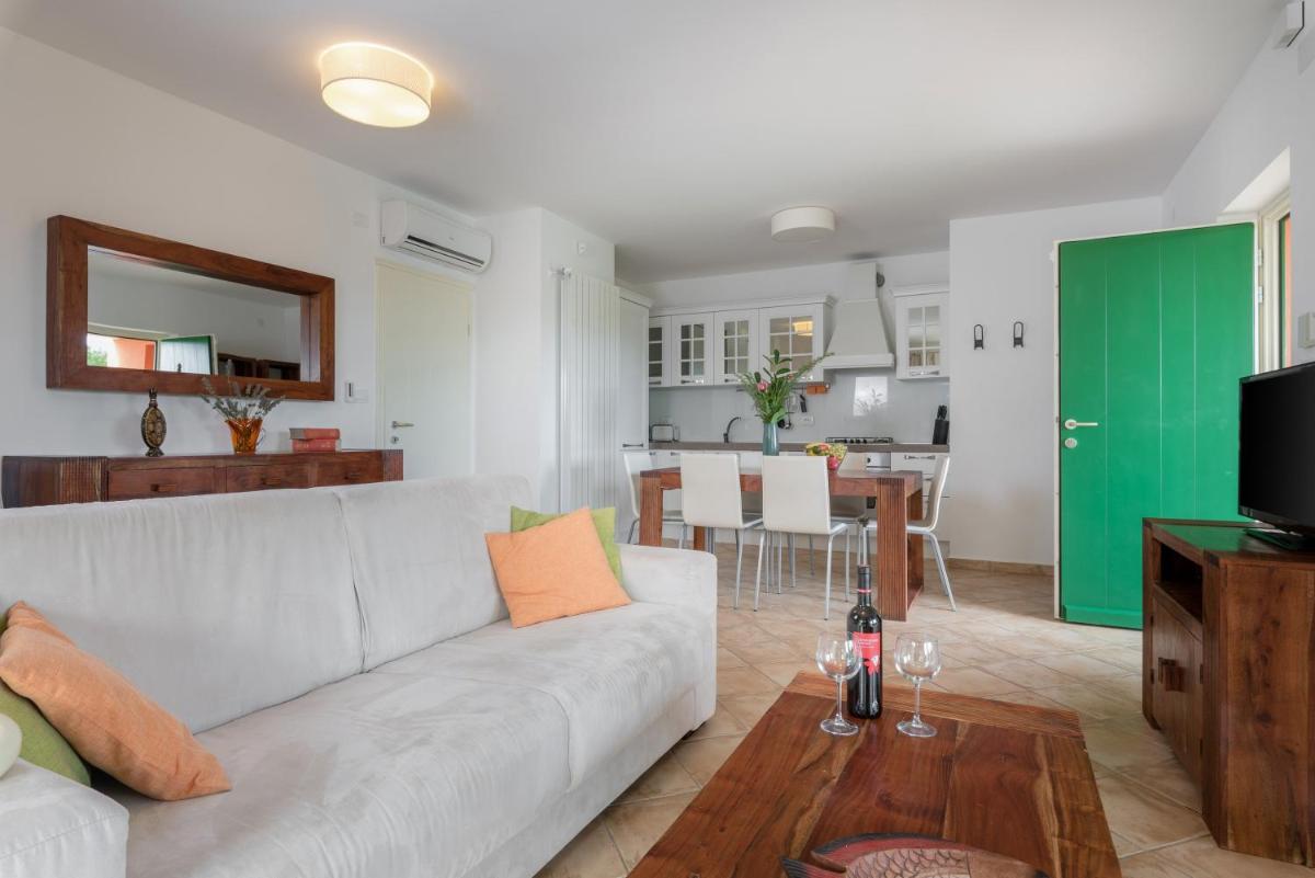 Modern Apartment in Ripenda Kras with Shared Pool - Housity