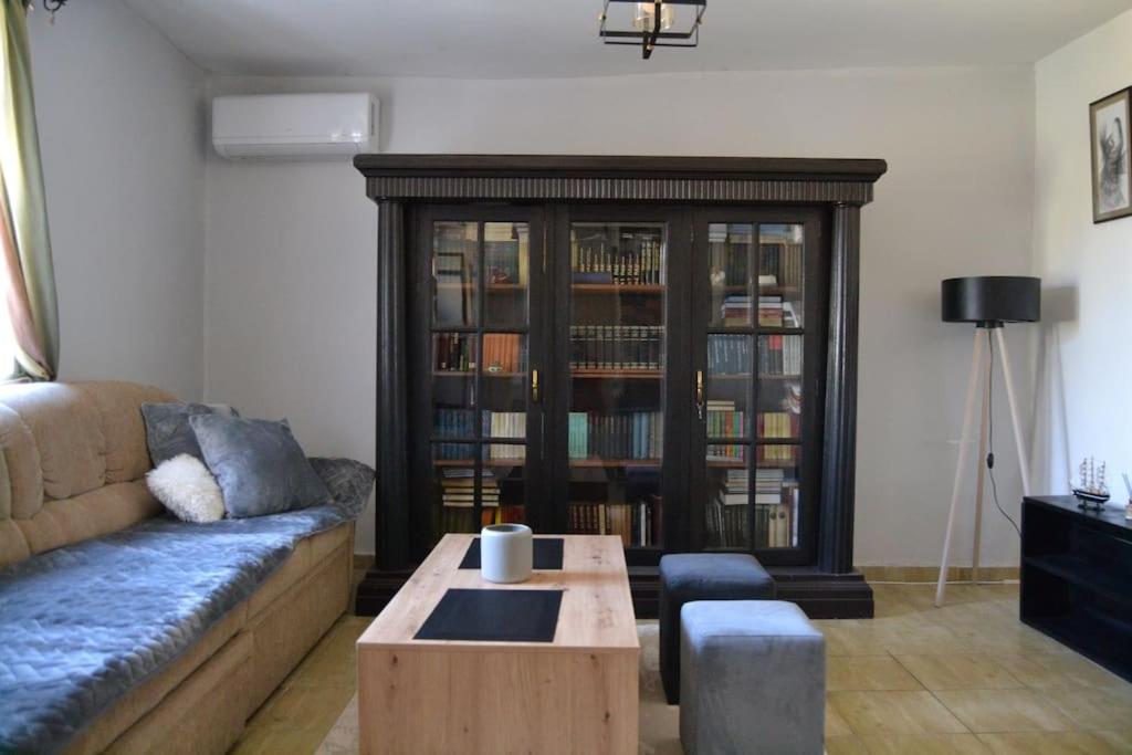 Una Apartment Cetinje - Housity