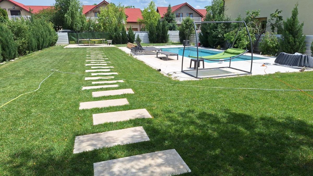 Modern 3 bedroom house with a private pool - Housity