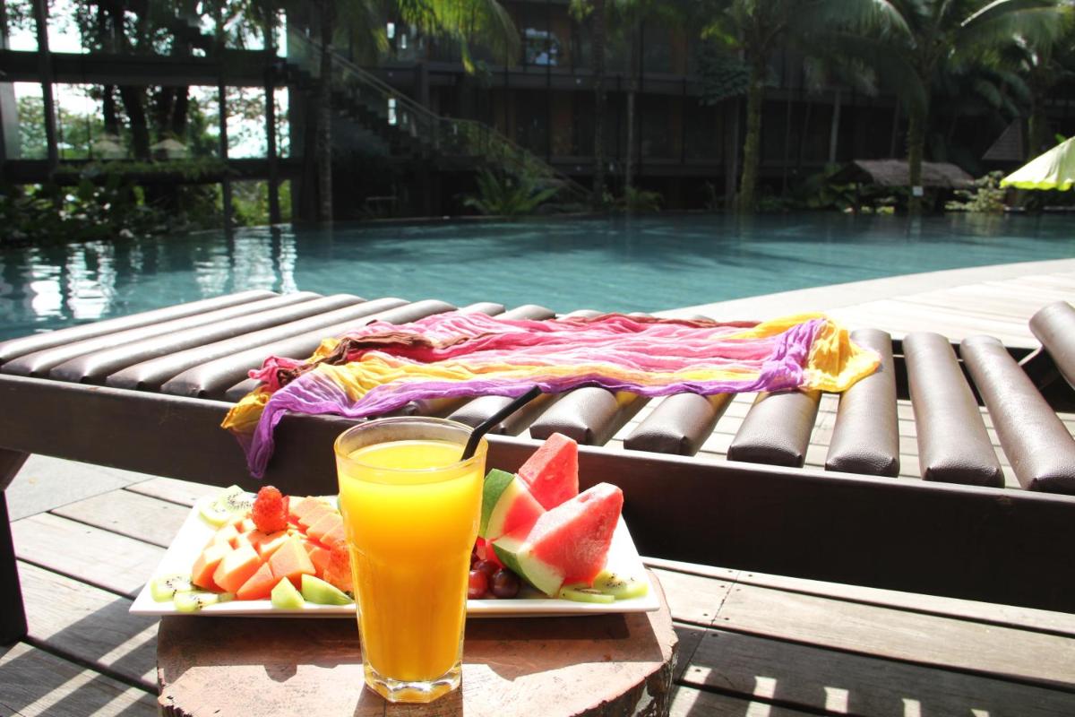 Siloso Beach Resort - Sentosa - Housity