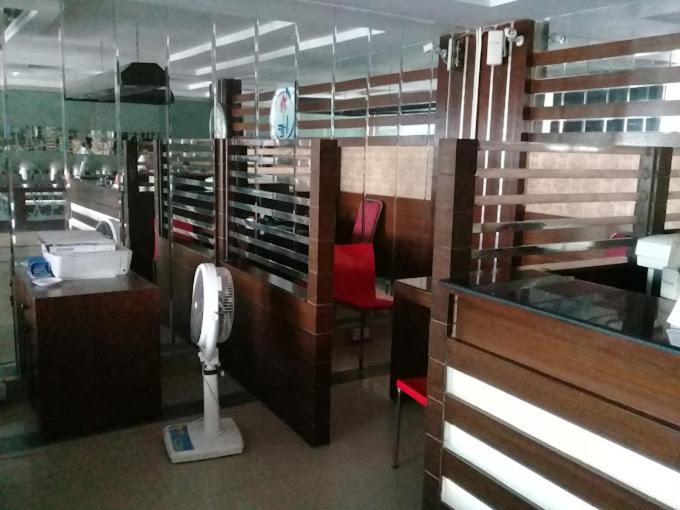 Hotel La Flora - Housity
