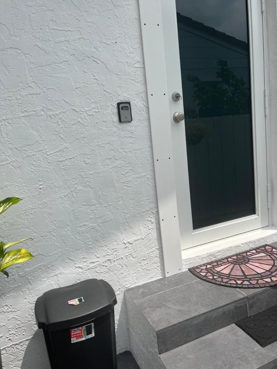 Little Gables Studio-Your Miami Escape-10min Airport - Housity