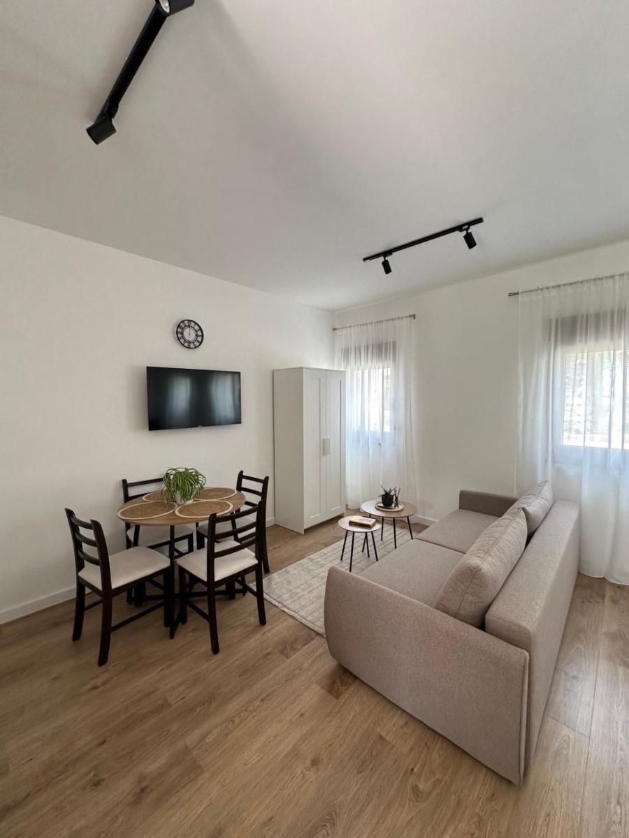 STUDIO APARTMANI IZVOR - Housity