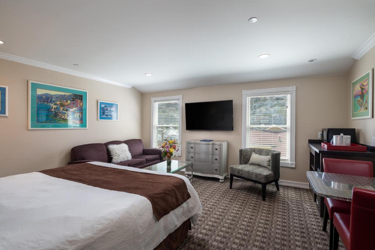 Glenmore Plaza Hotel - Housity