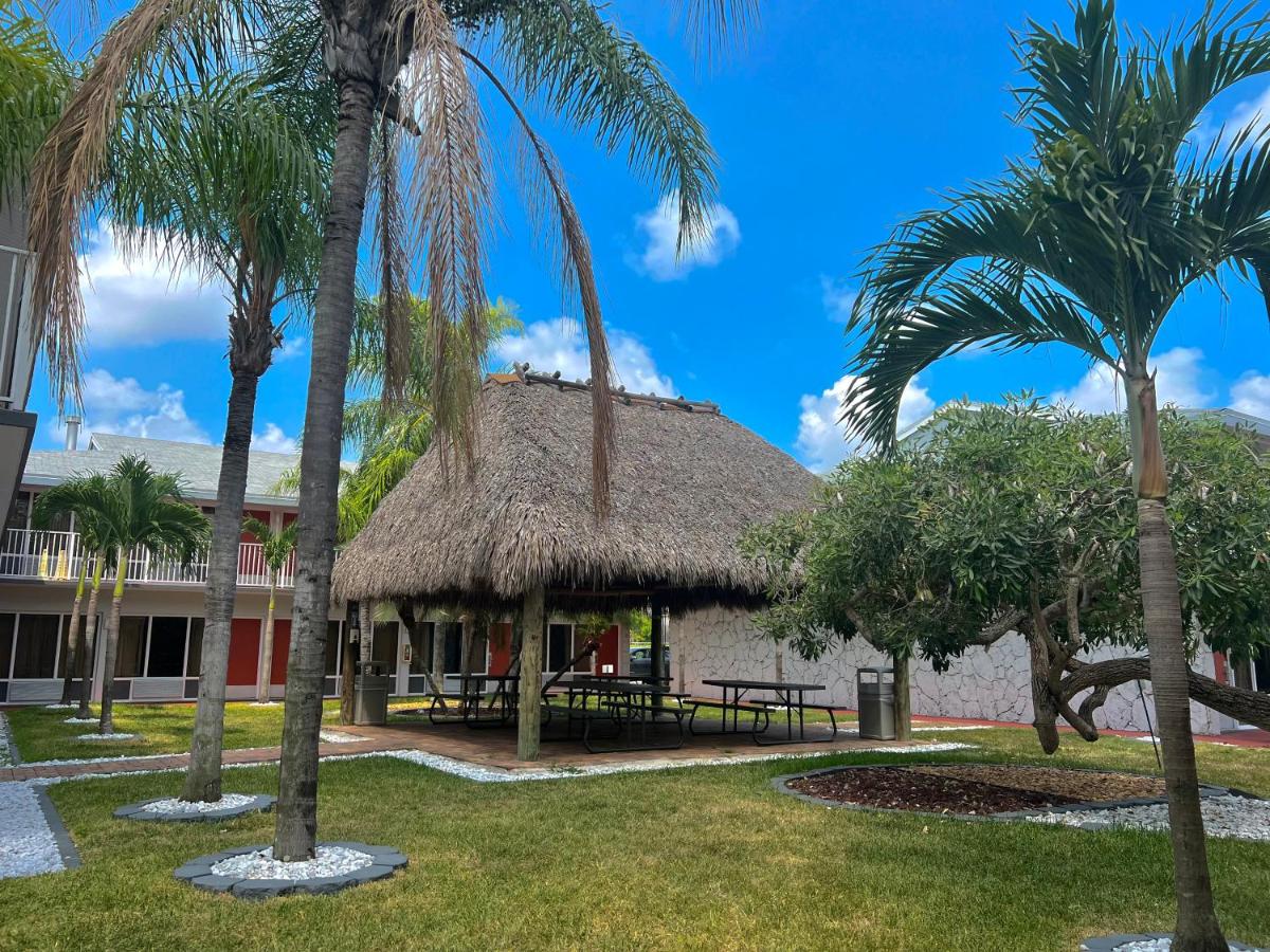 Garden Inn Homestead/Everglades/Gateway to Keys - Housity
