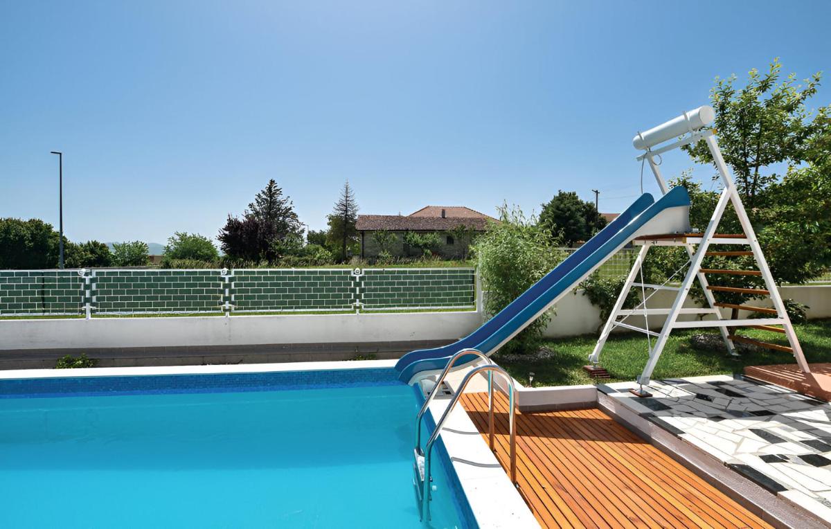 Villa Matulovic with pool, playground and game room, Sinj - Housity