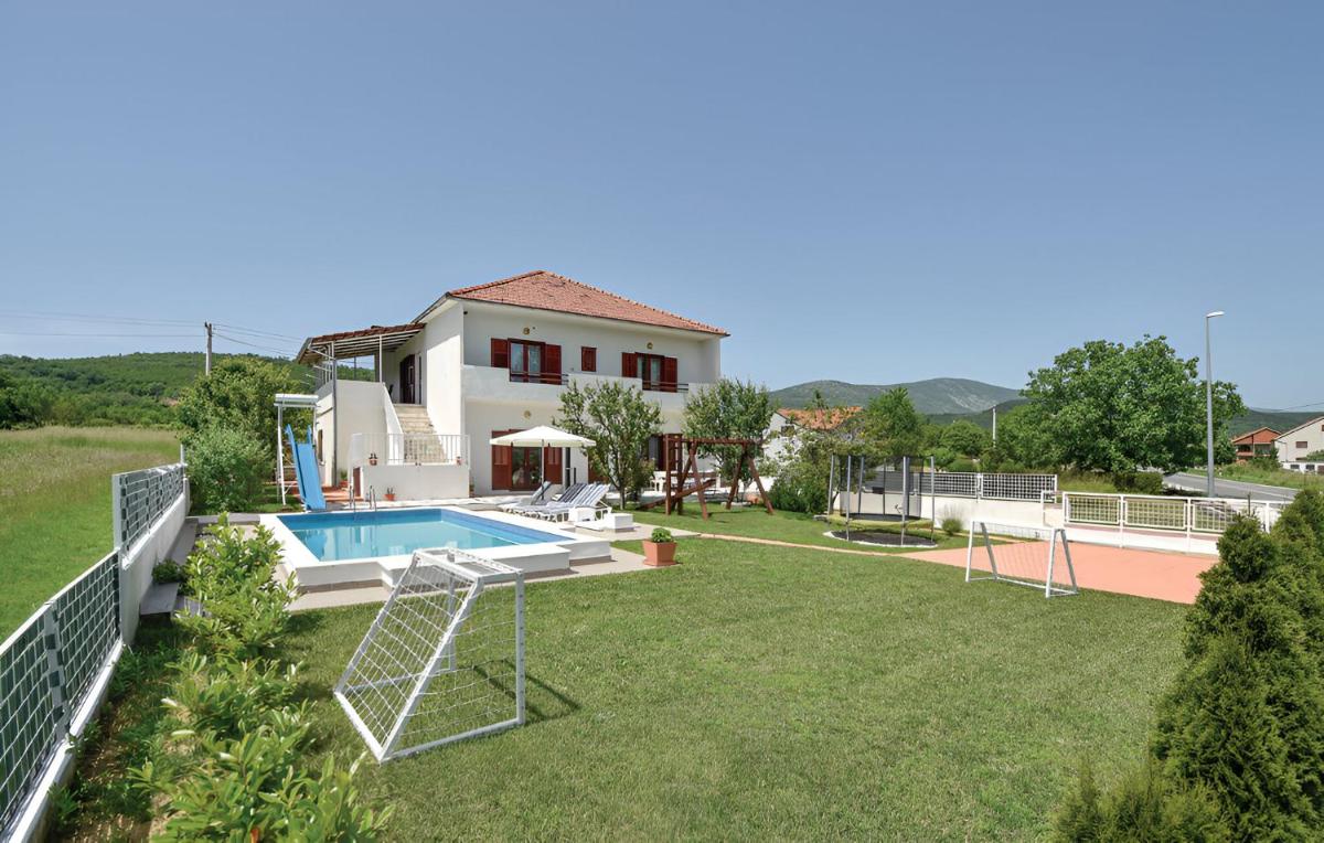 Villa Matulovic with pool, playground and game room, Sinj - Housity