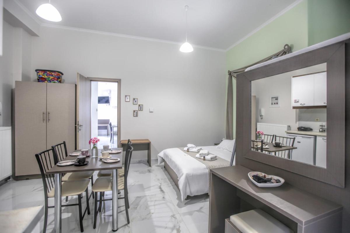 Del Sol #1 Meteora Luxurious Family Suites - Housity
