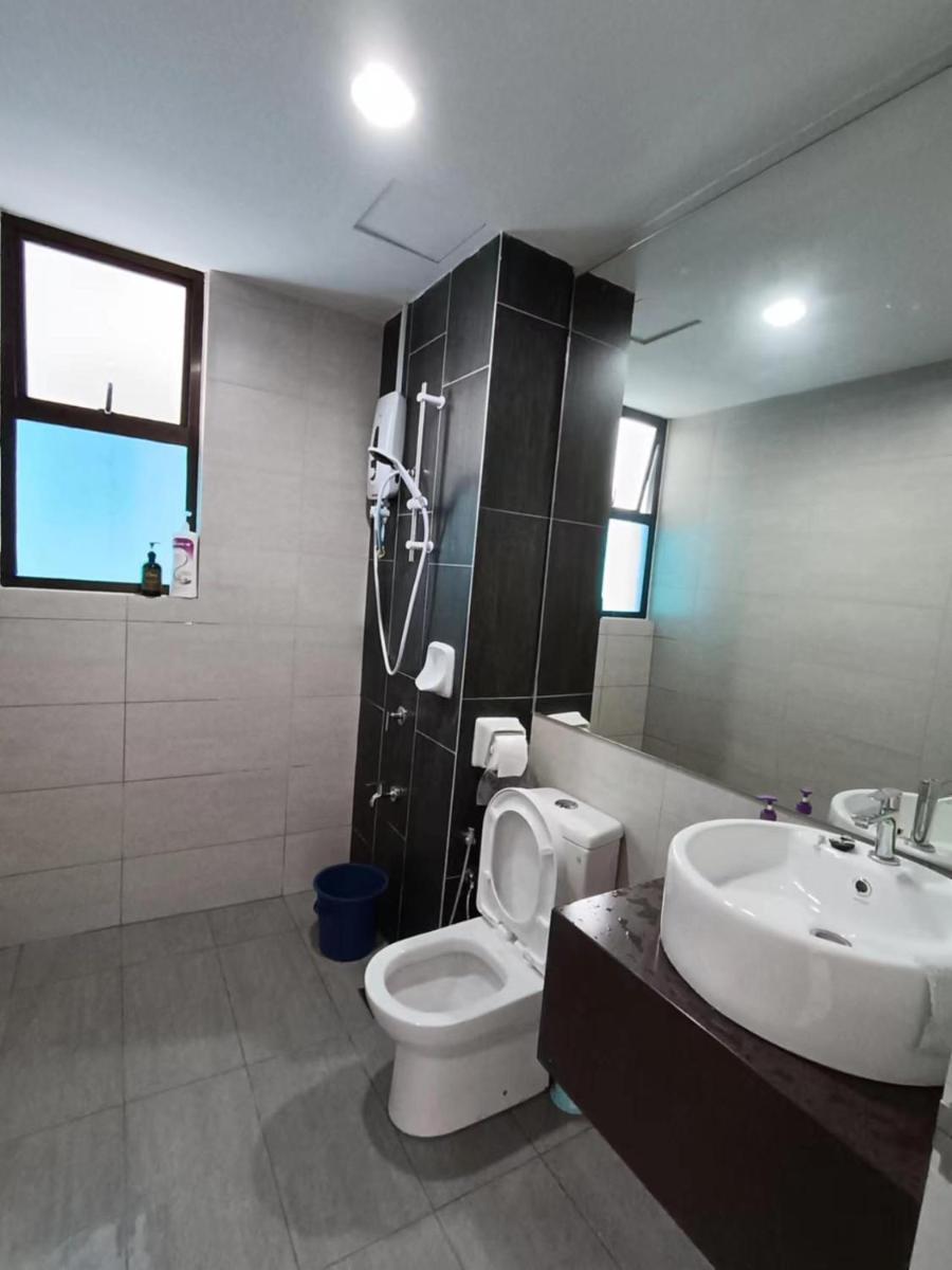 ADMIRAL Residences title - Hizvo