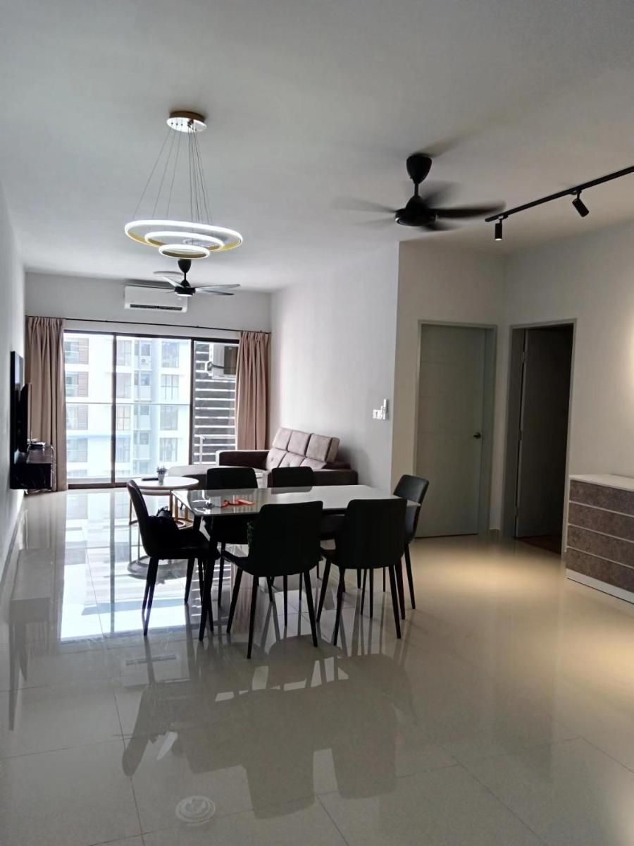 ADMIRAL Residences title - Hizvo