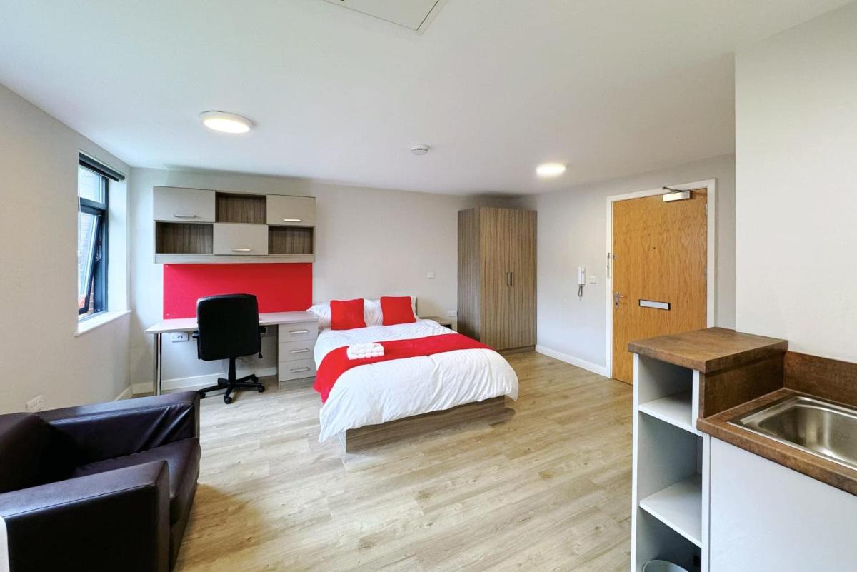 Bright and Modern Studios and Apartments at Manor Park Court Coventry - Housity