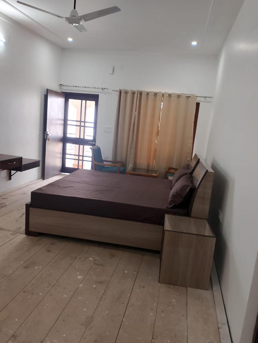 Cherry Binhar, Matogi - Housity