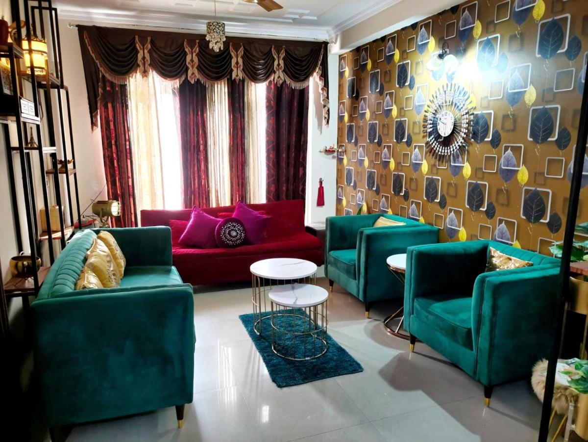 Boutique Stay for Family On Manali Expressway - Housity