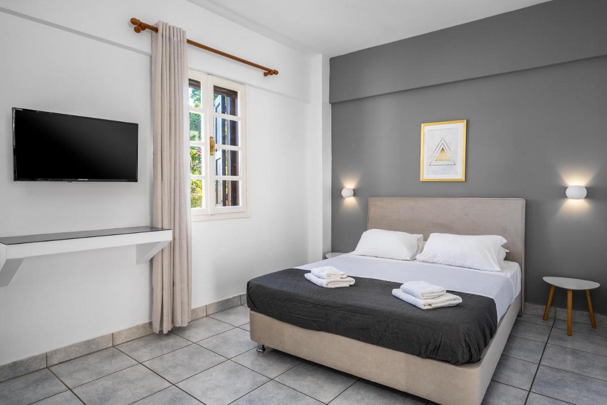 Cleomenes Old Town Studios - Housity
