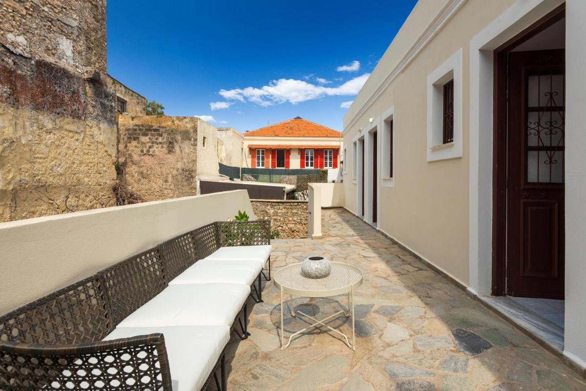 Cleomenes Old Town Studios - Housity
