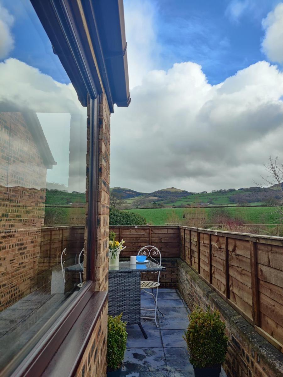 Owl's Watch - Housity