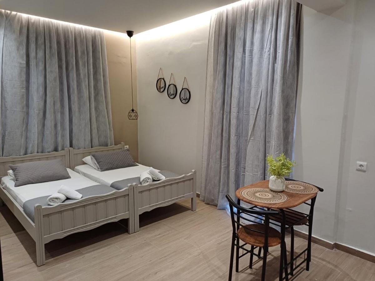 Romeos Studios - Housity