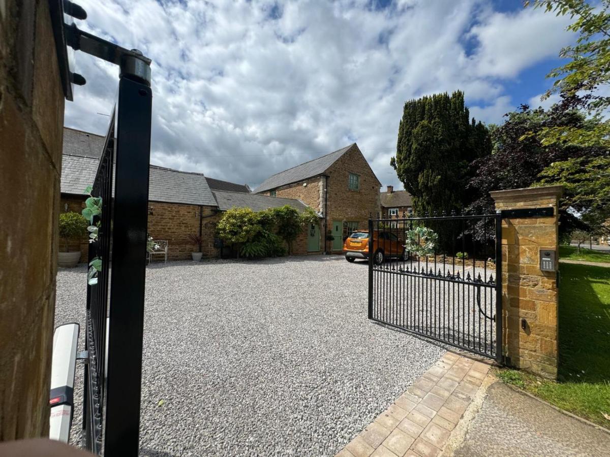 The Old Stables - Housity