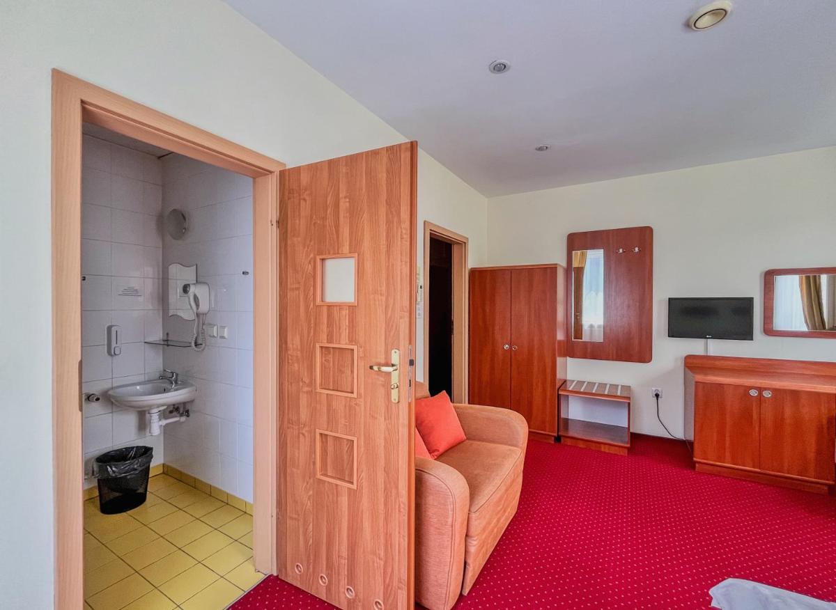 Fry House Hostel - 15min to Dworzec Zachodni, 5min to Klub Progresja - Housity
