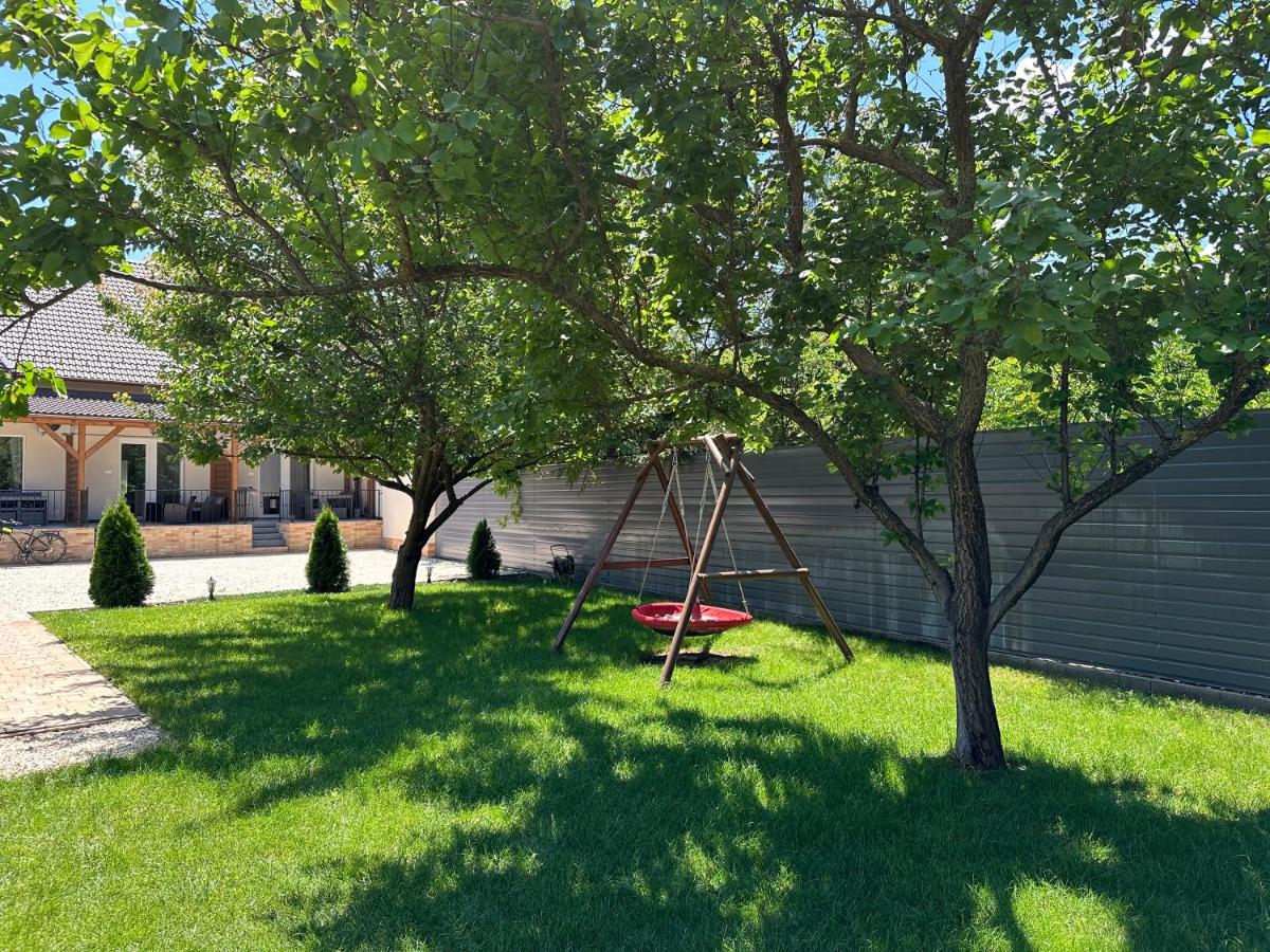 Vörösmarty apartmanház - Hizvo