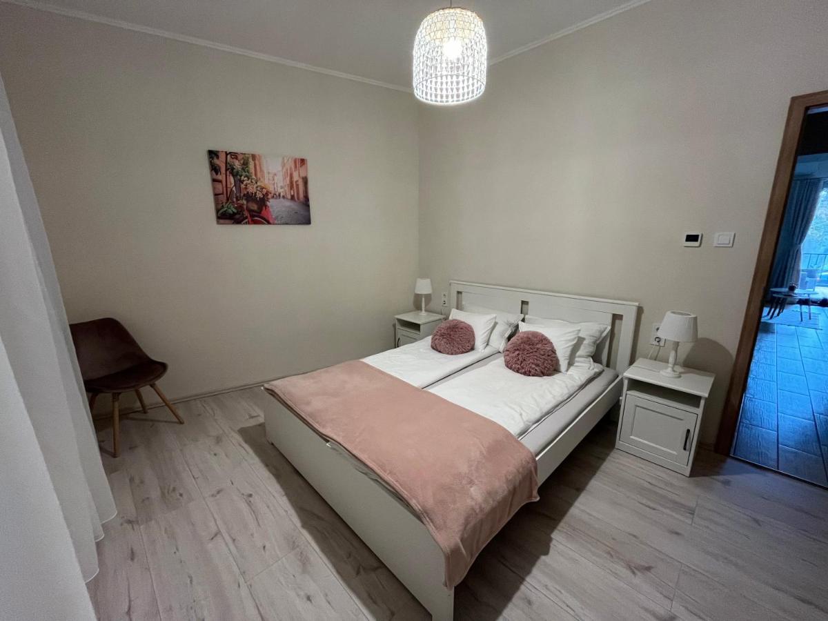 Vörösmarty apartmanház - Hizvo