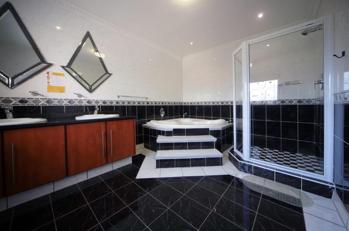 Savoy Lodge - Housity