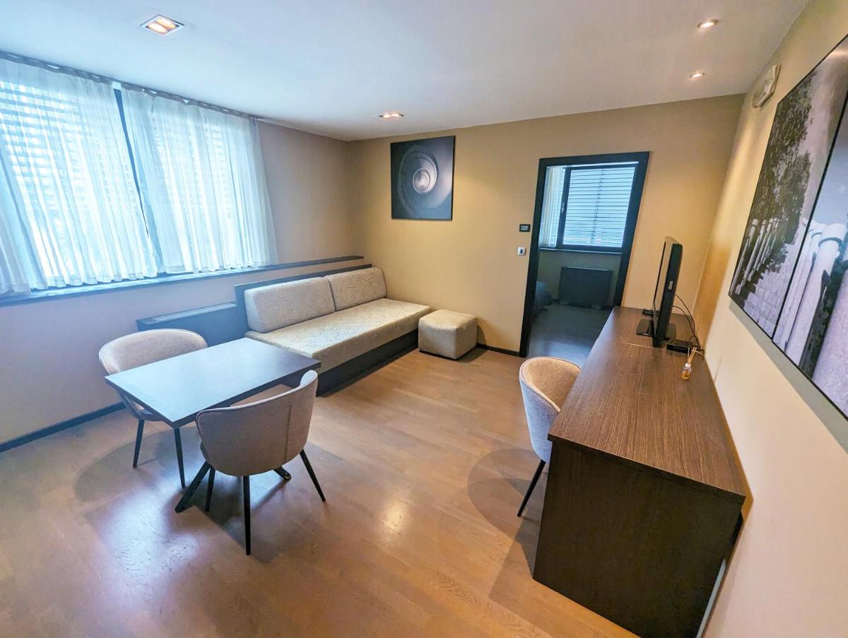 Nitro Rooms - Housity