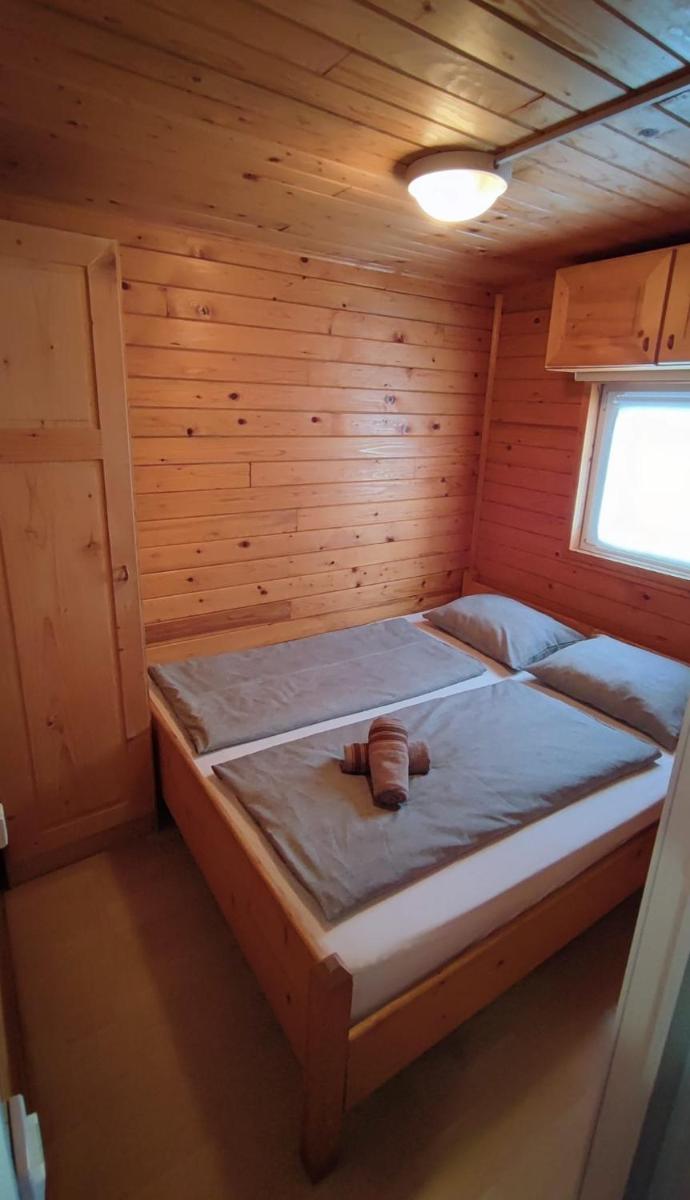 Počitniška hiška v kampu Moravskih Toplic& vključeni dve kopalni karti na dan - Housity