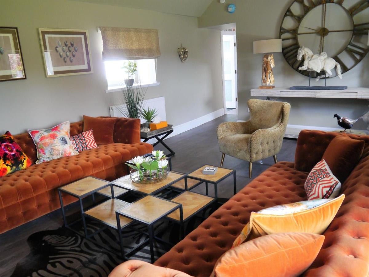 Broomlands Farmhouse - Housity
