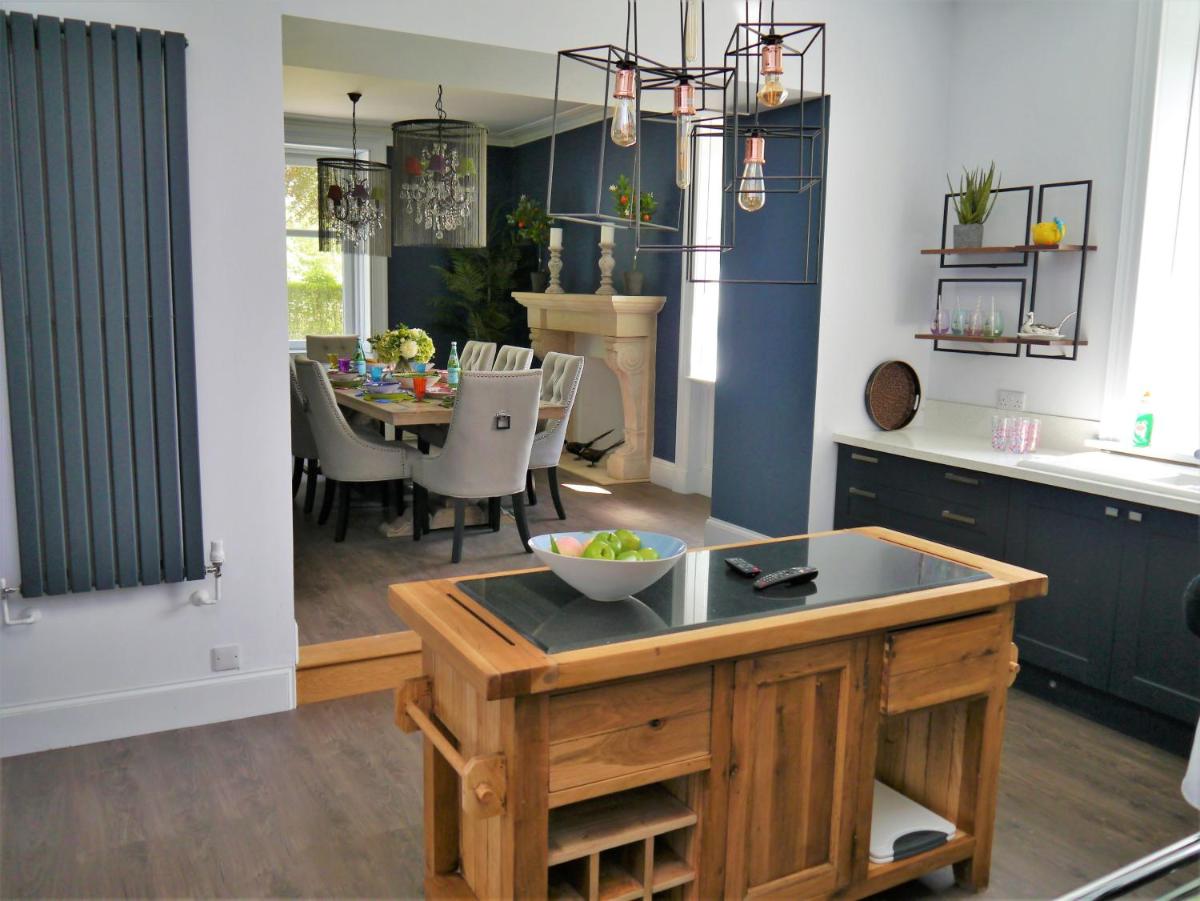 Broomlands Farmhouse - Housity
