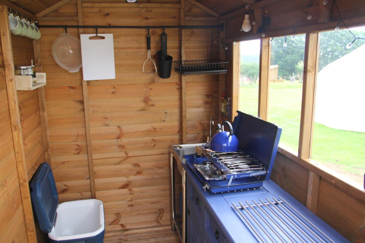 Tal-y-fan farm (7m luna tent) - Housity