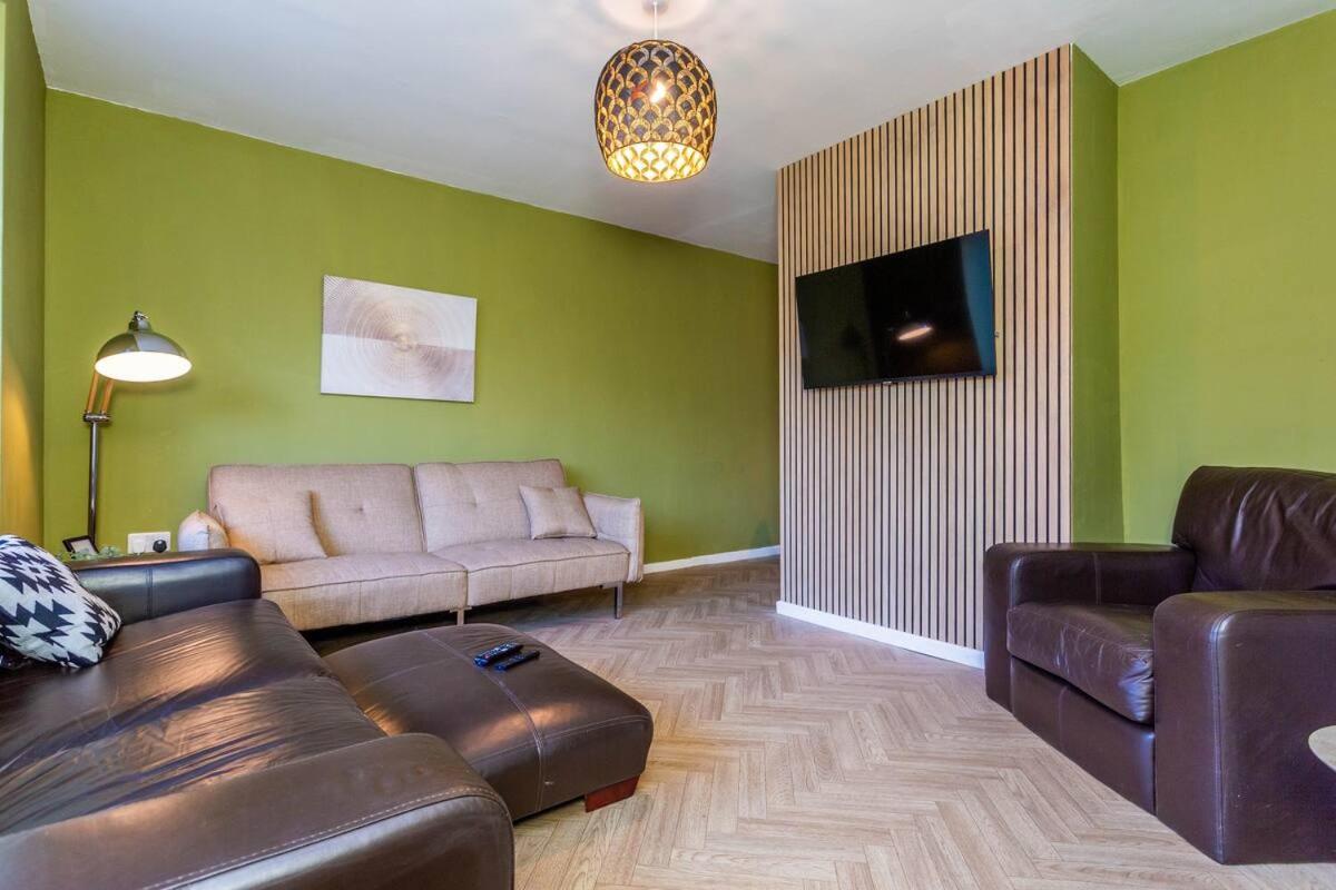 Newly refurb 3 bed with parking - Hizvo