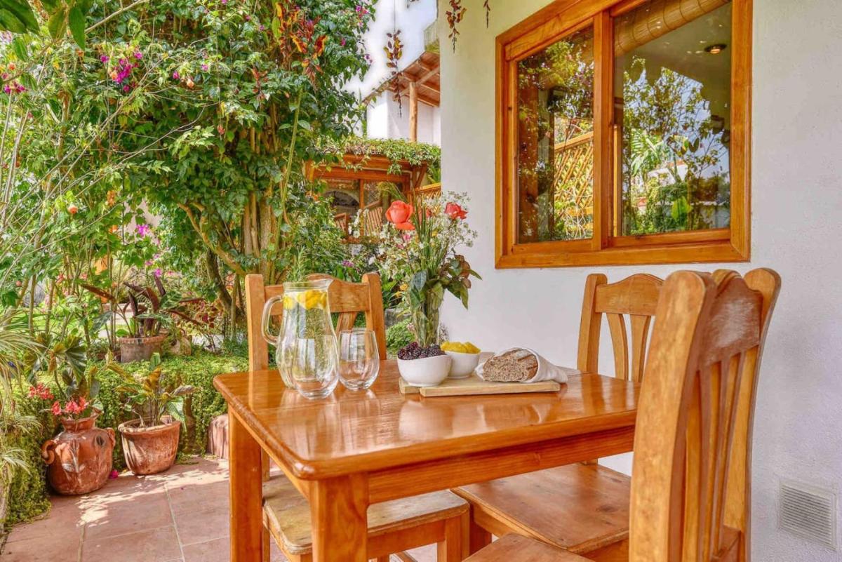 Casa de Los Angeles San Marcos Atitlán Lakefront Retreat - Hizvo